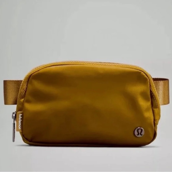 NWT lululemon everywhere belt bag - Picture 7 of 8